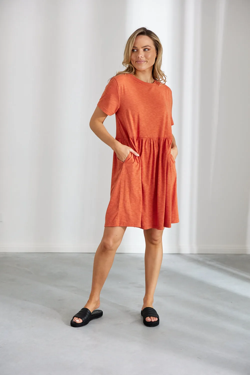 SAVANNA DRESS RUST - SECONDS